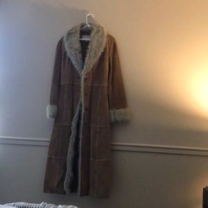 Luxurious Brown Leather Jacket with Faux Fur Trim